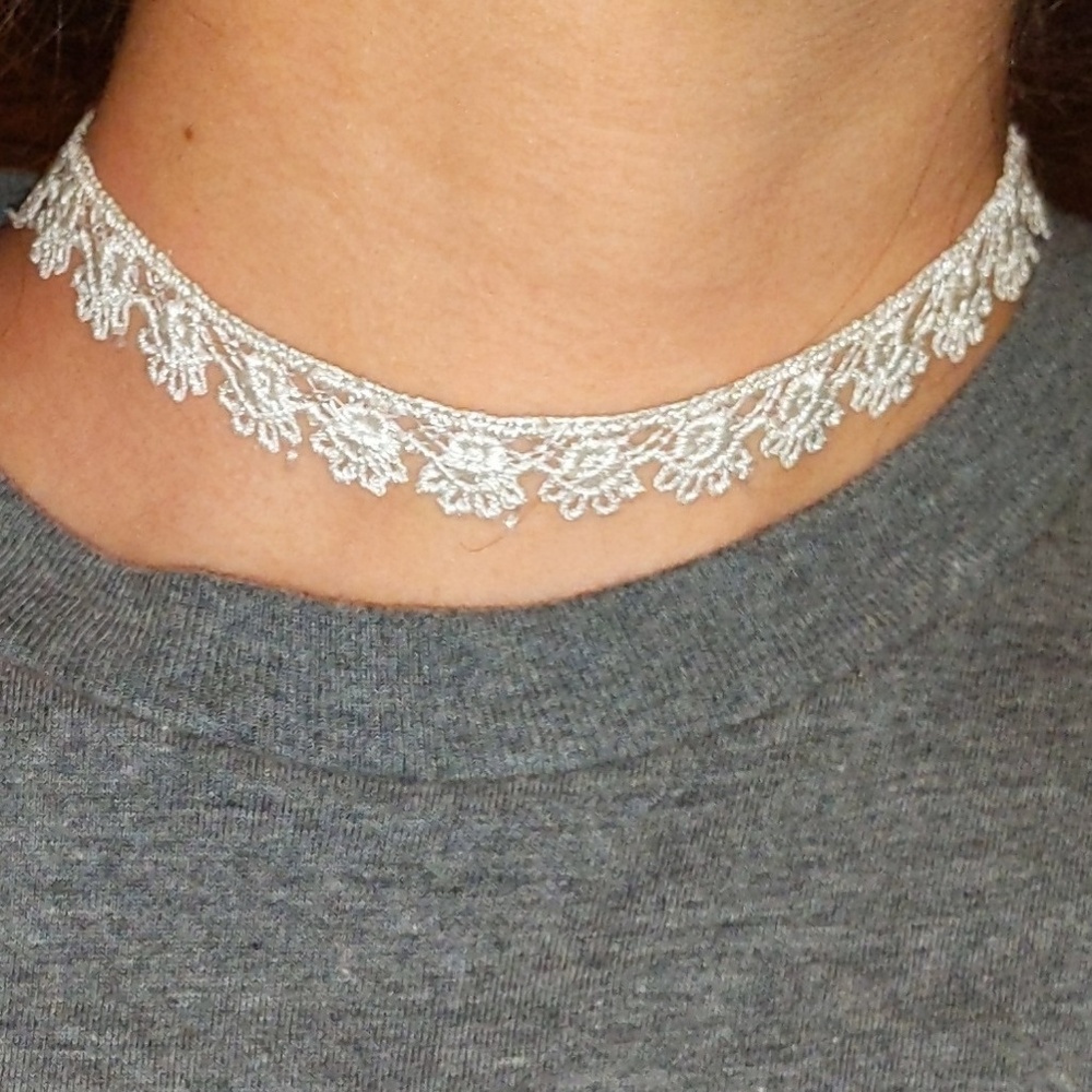 Adjustable white lace choker